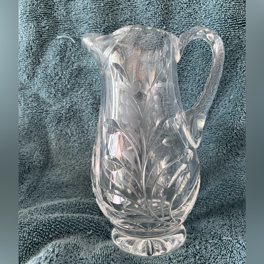 VINTAGE PERFECT CUT GLASS/ ETCHED CLEAR GLASS PITCHER